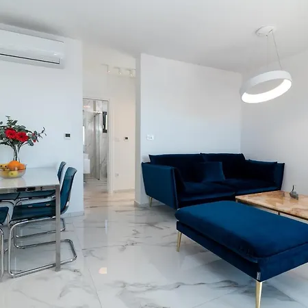 Lavender Tree - Luxury