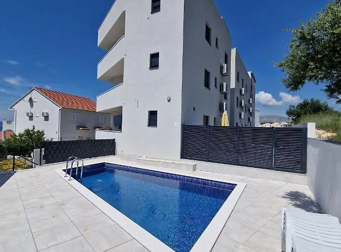 Lavender Tree - Luxury