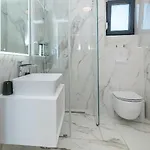 Lavender Tree - Luxury Apartman