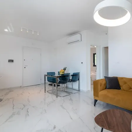 Lavender Tree - Luxury Διαμέρισμα Τρογκίρ