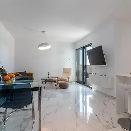 Lavender Tree - Luxury Traù