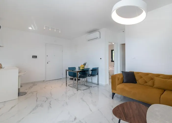 Lavender Tree - Luxury Διαμέρισμα Τρογκίρ